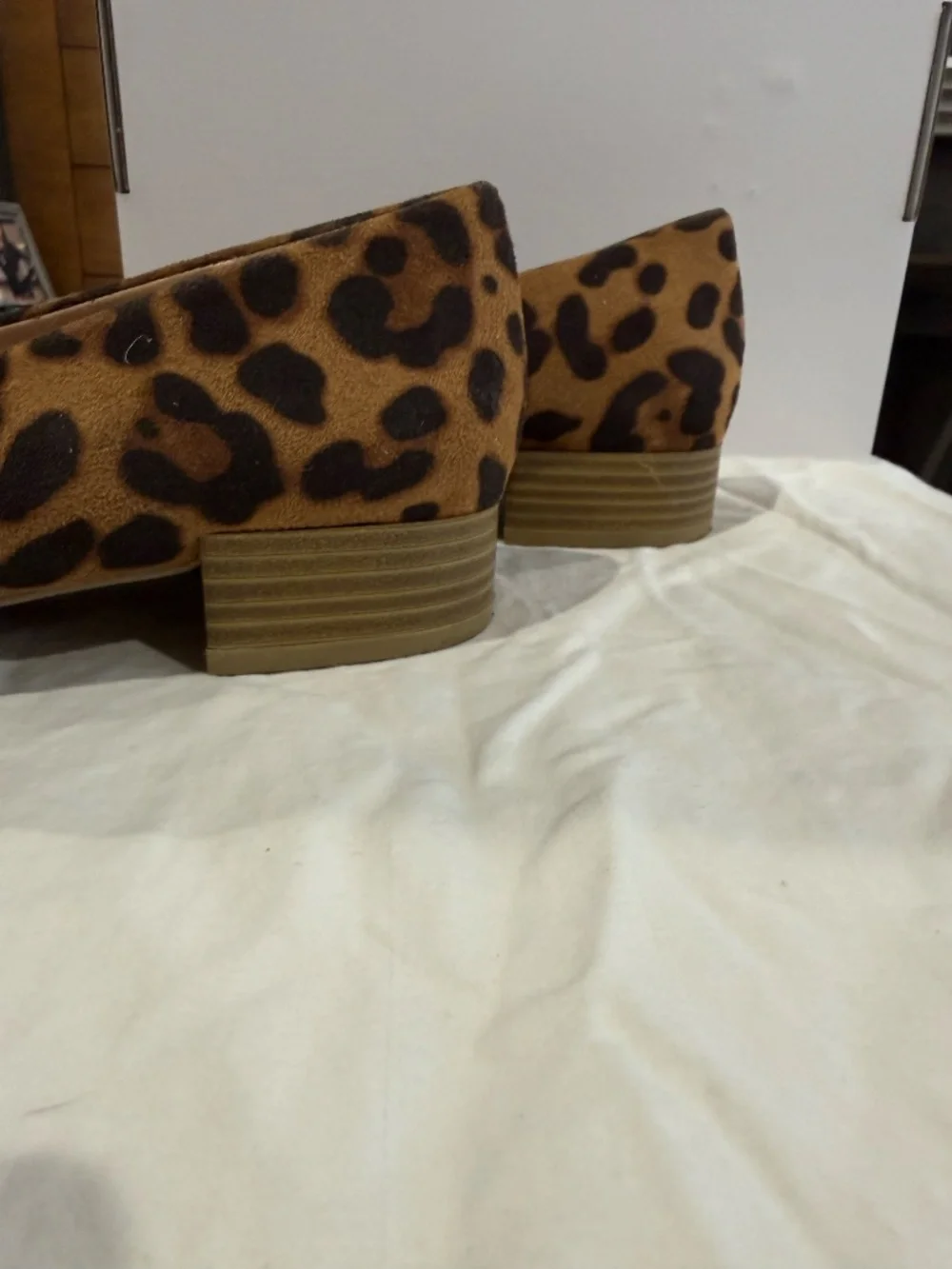 Lulus Alessia Leopard Suede Low Pointed-Toe Heels Size 8.5